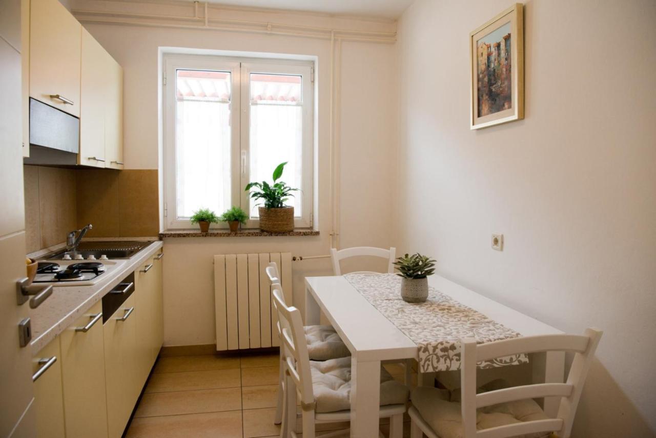 פורץ Apartments Sandra מראה חיצוני תמונה