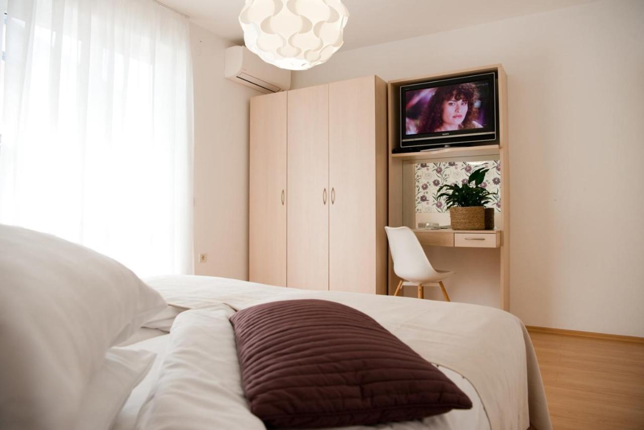 פורץ Apartments Sandra מראה חיצוני תמונה
