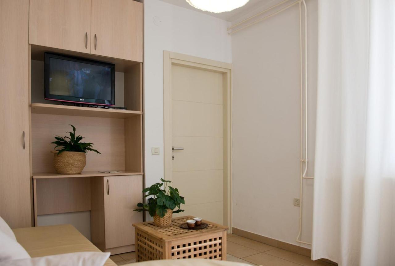 פורץ Apartments Sandra מראה חיצוני תמונה
