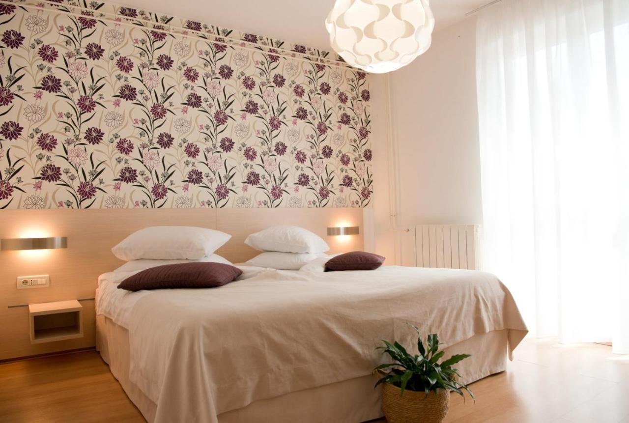 פורץ Apartments Sandra מראה חיצוני תמונה