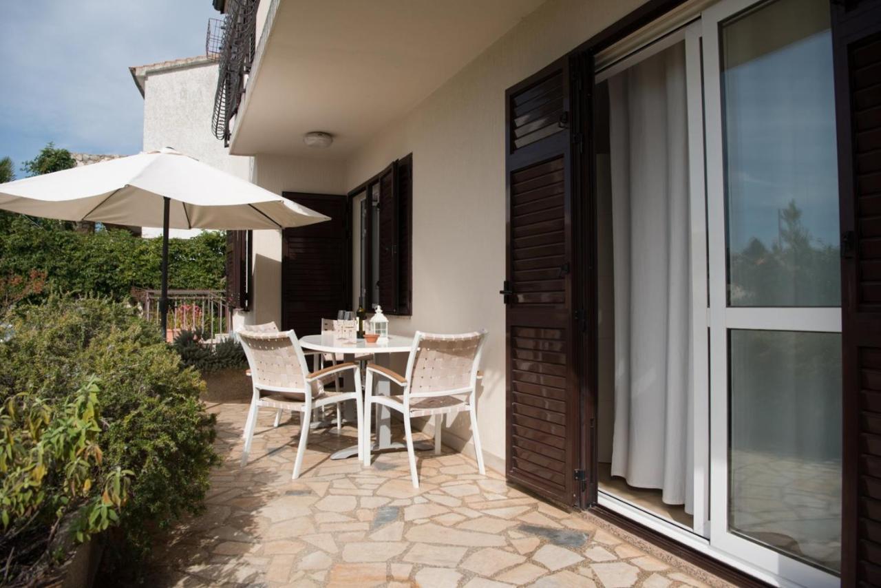 פורץ Apartments Sandra מראה חיצוני תמונה