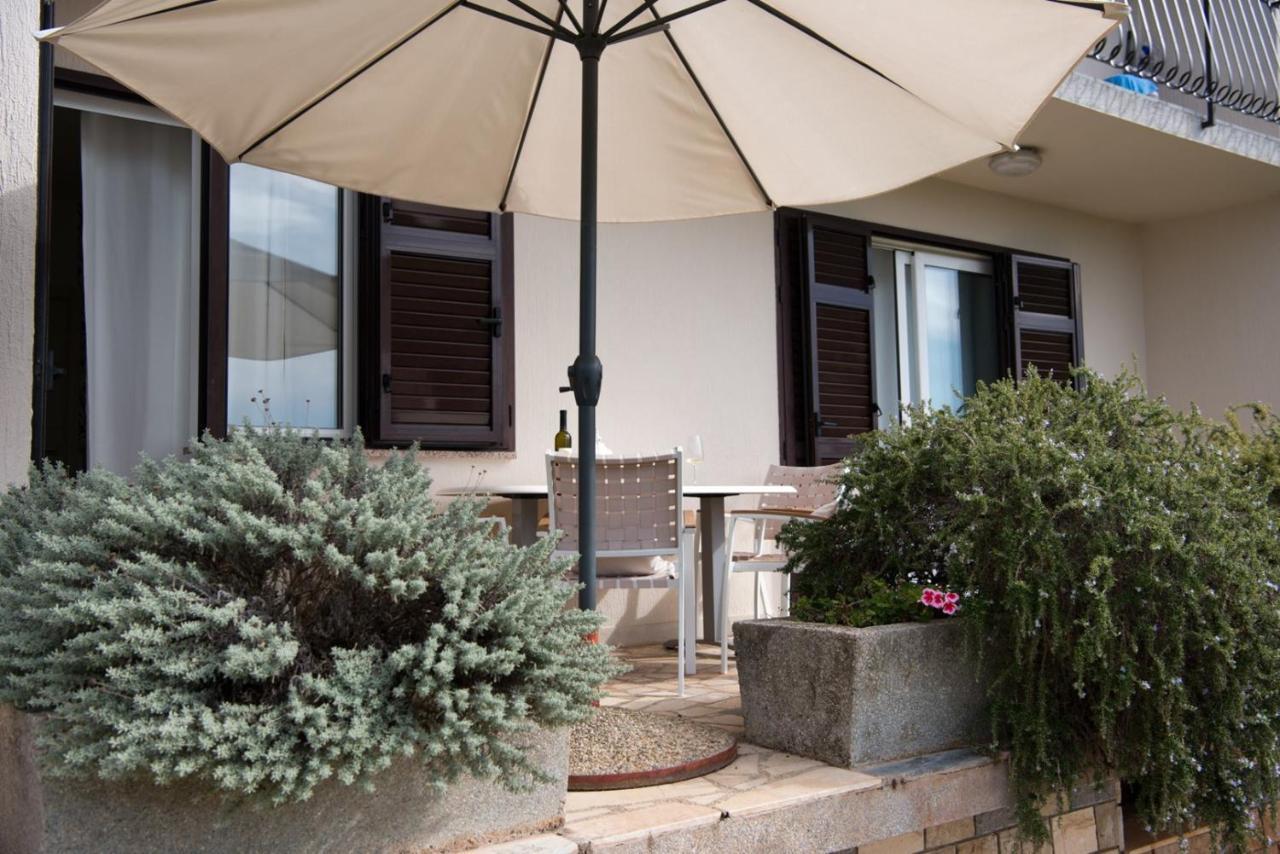 פורץ Apartments Sandra מראה חיצוני תמונה