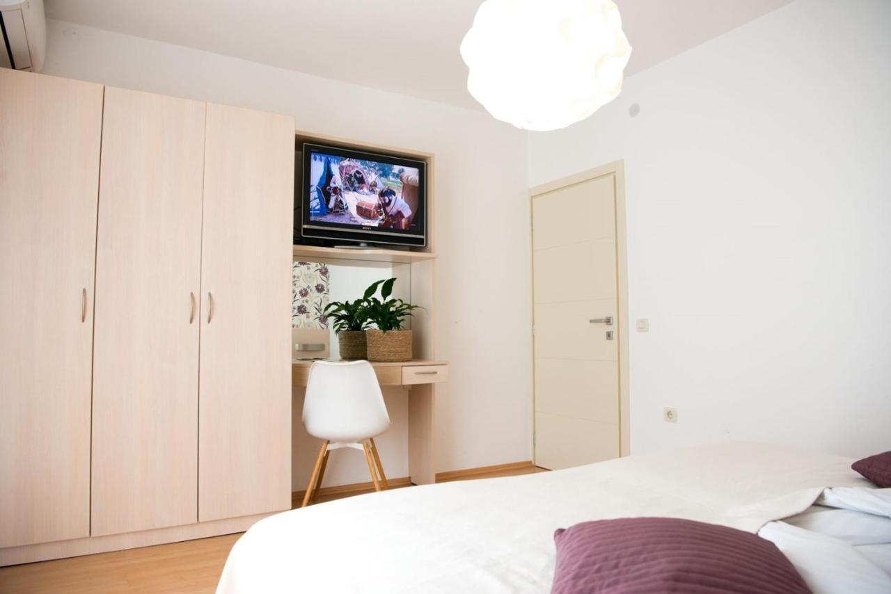 פורץ Apartments Sandra מראה חיצוני תמונה