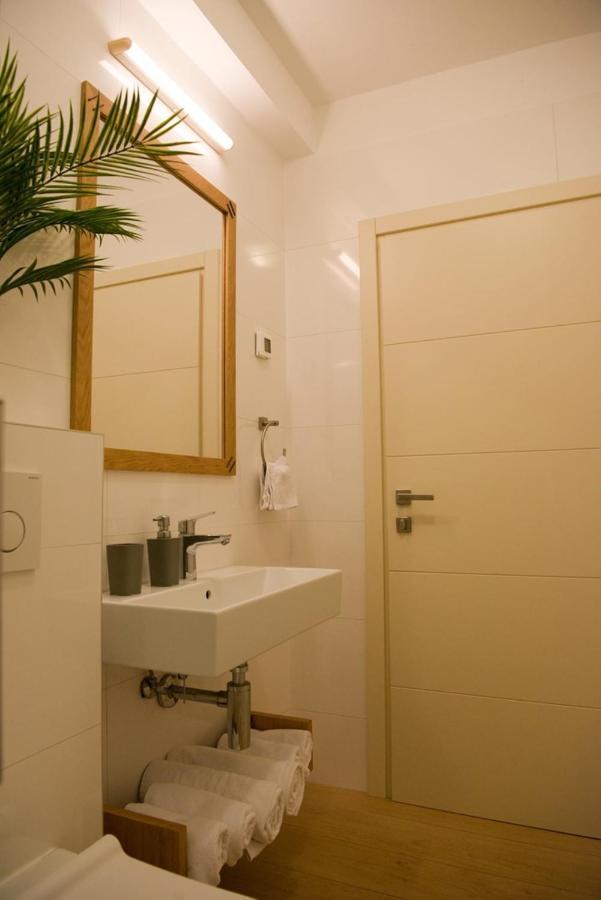 פורץ Apartments Sandra מראה חיצוני תמונה