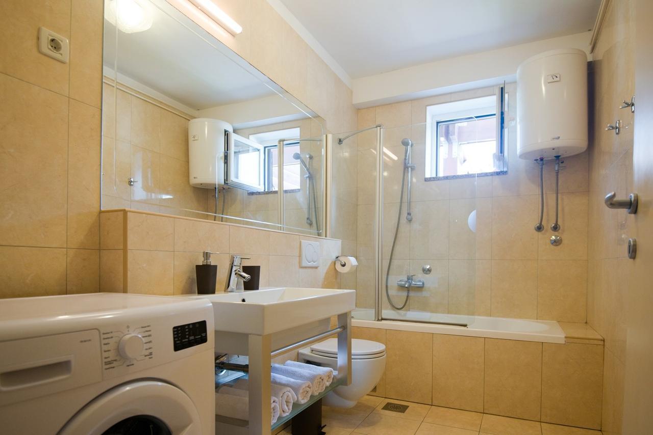 פורץ Apartments Sandra מראה חיצוני תמונה
