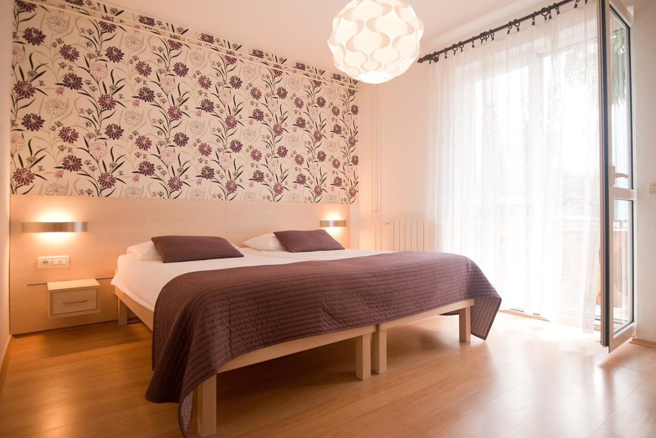 פורץ Apartments Sandra מראה חיצוני תמונה
