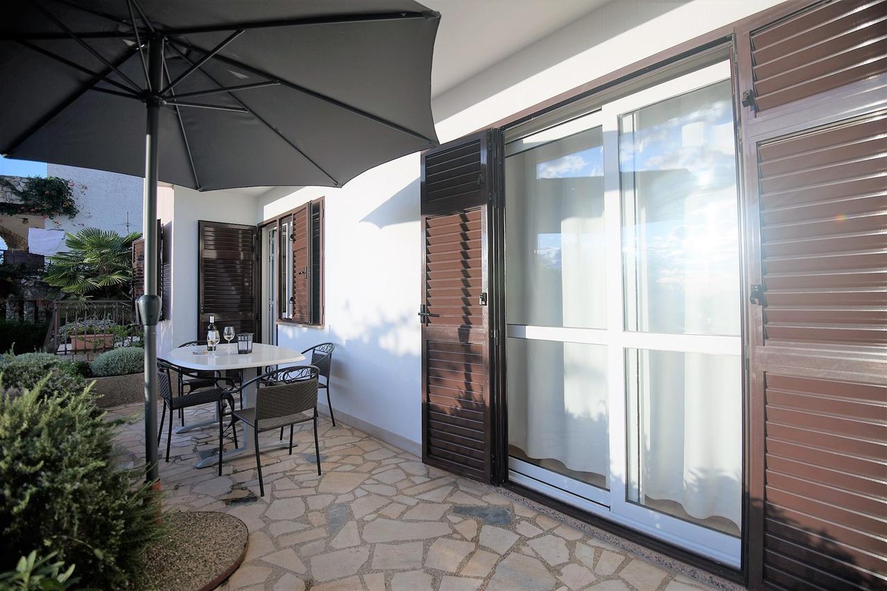 פורץ Apartments Sandra מראה חיצוני תמונה